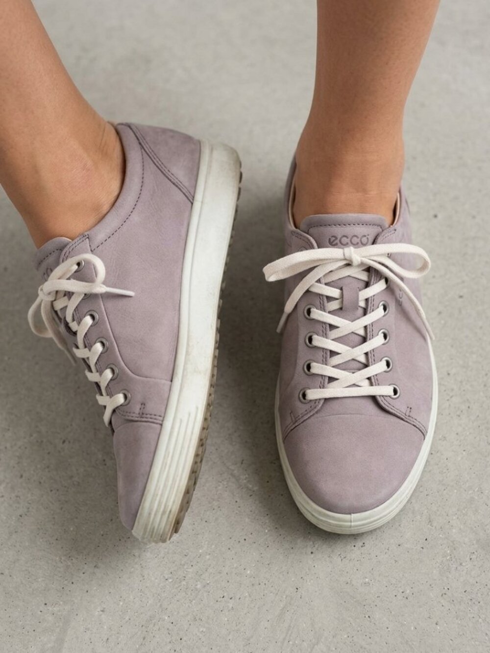 ECCO Sneakers size 9-9.5 women's shoes Soft 7 Lace-Up Grey Rose 40eu